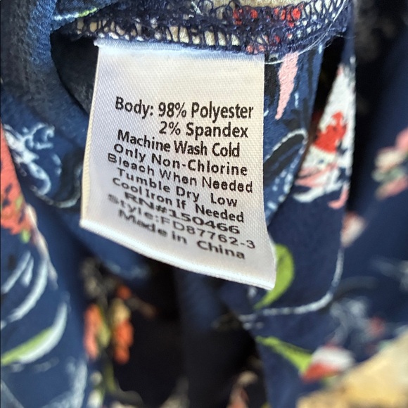 Faded Glory Navy Floral Blouse - Picture 9 of 9